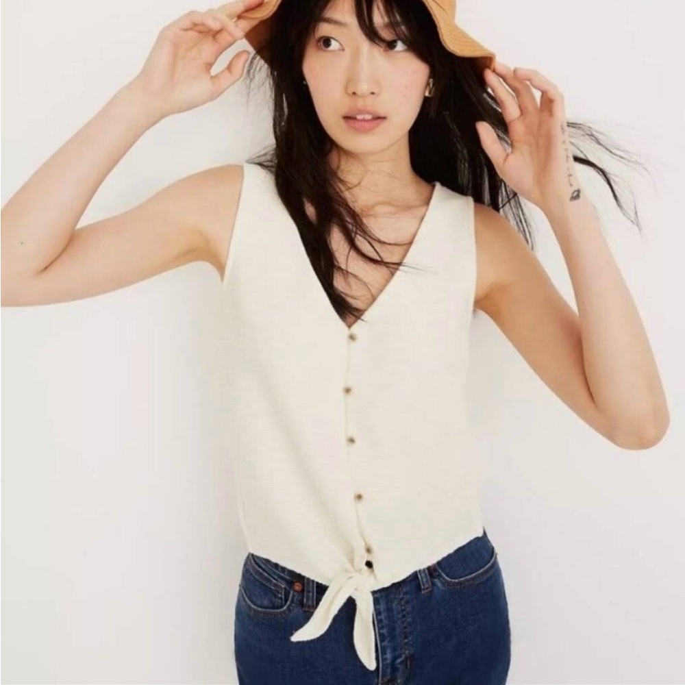 Madewell Cream Sleeveless Button-Down Blouse